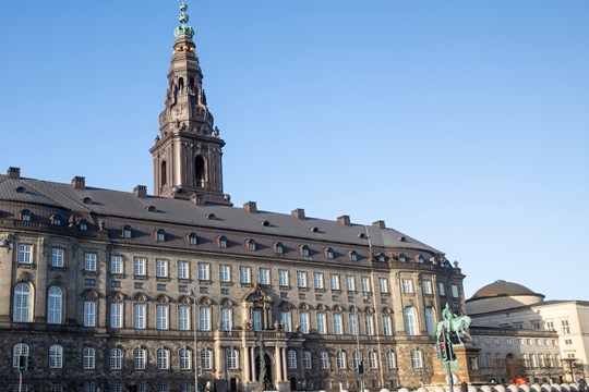 Folkeoplysningen kan bidrage til at løse samfundets udfordringer